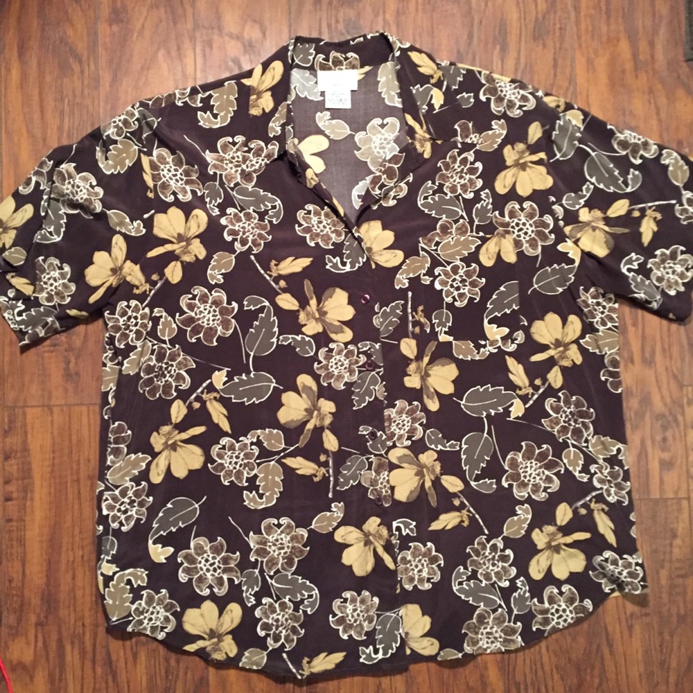 Woman’s Field Manor Floral Blouse